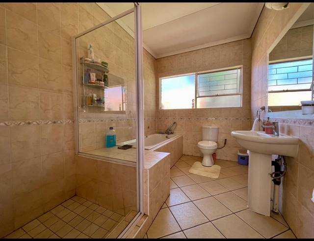 3 BEDROOM HOUSE FOR SALE IN THREE RIVERS EAST